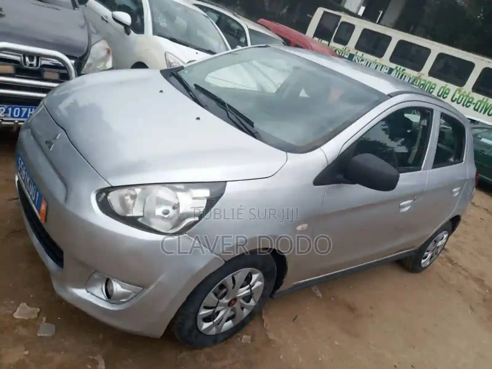 Mitsubishi Mirage 2016 Gris - Vue 2