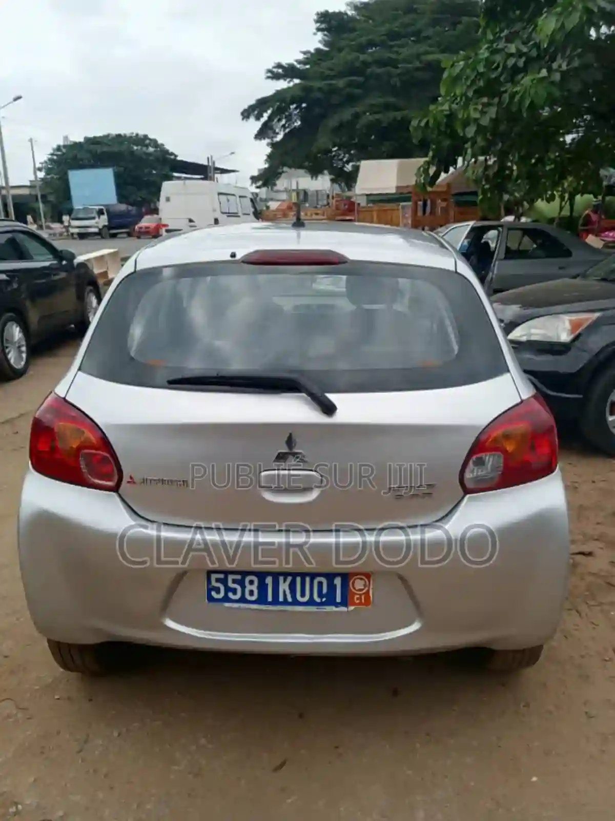 Mitsubishi Mirage 2016 Gris - Vue 5