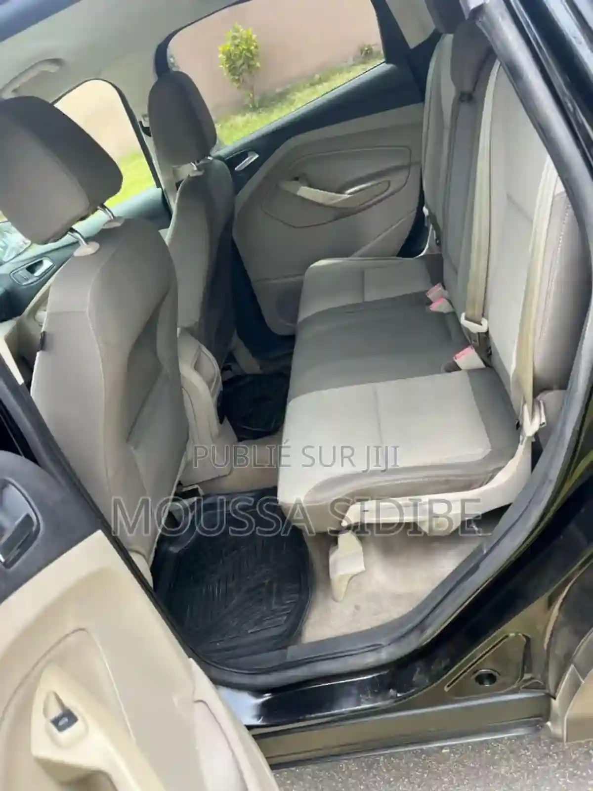 Ford Escape SE 4dr SUV AWD (16l 4cyl Turbo 6A) 2014 Noir - Vue 1