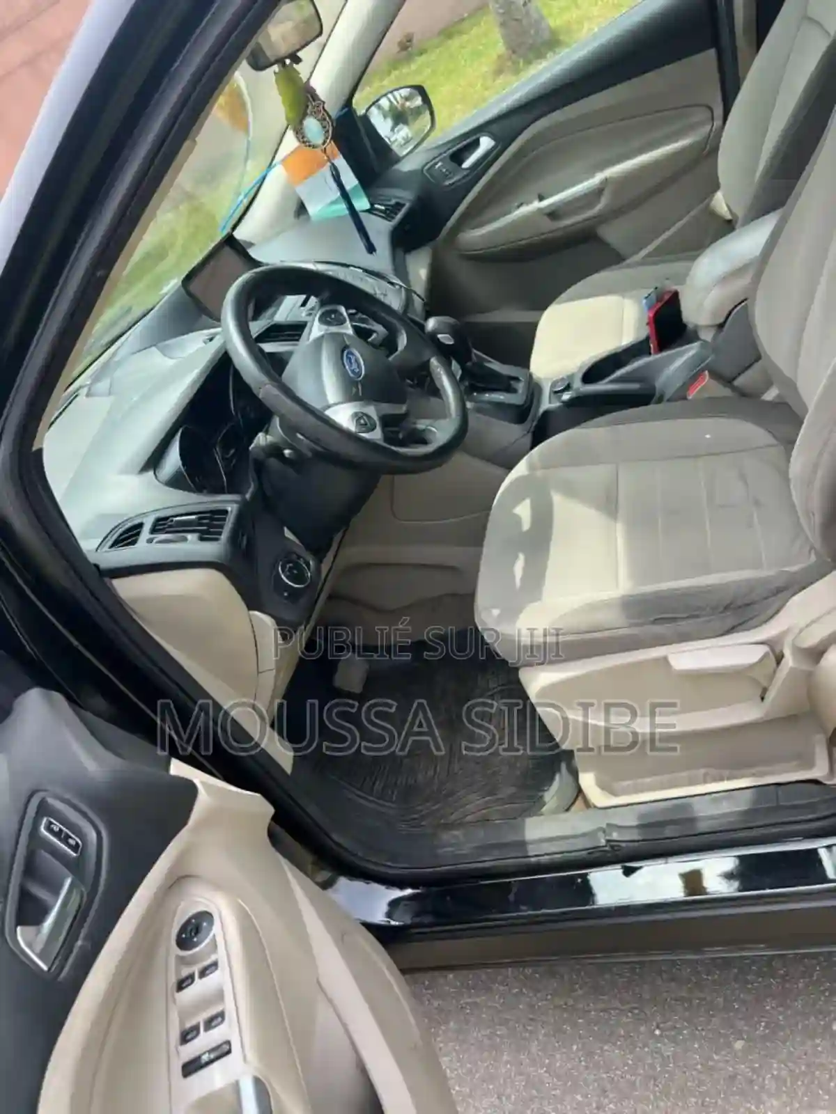 Ford Escape SE 4dr SUV AWD (16l 4cyl Turbo 6A) 2014 Noir - Vue 2