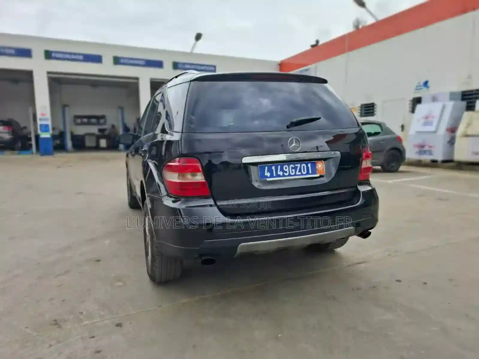 Mercedes-benz M Class ML 350 AWD 4matic (35l V6 7A) 2006 Noir - Vue 6