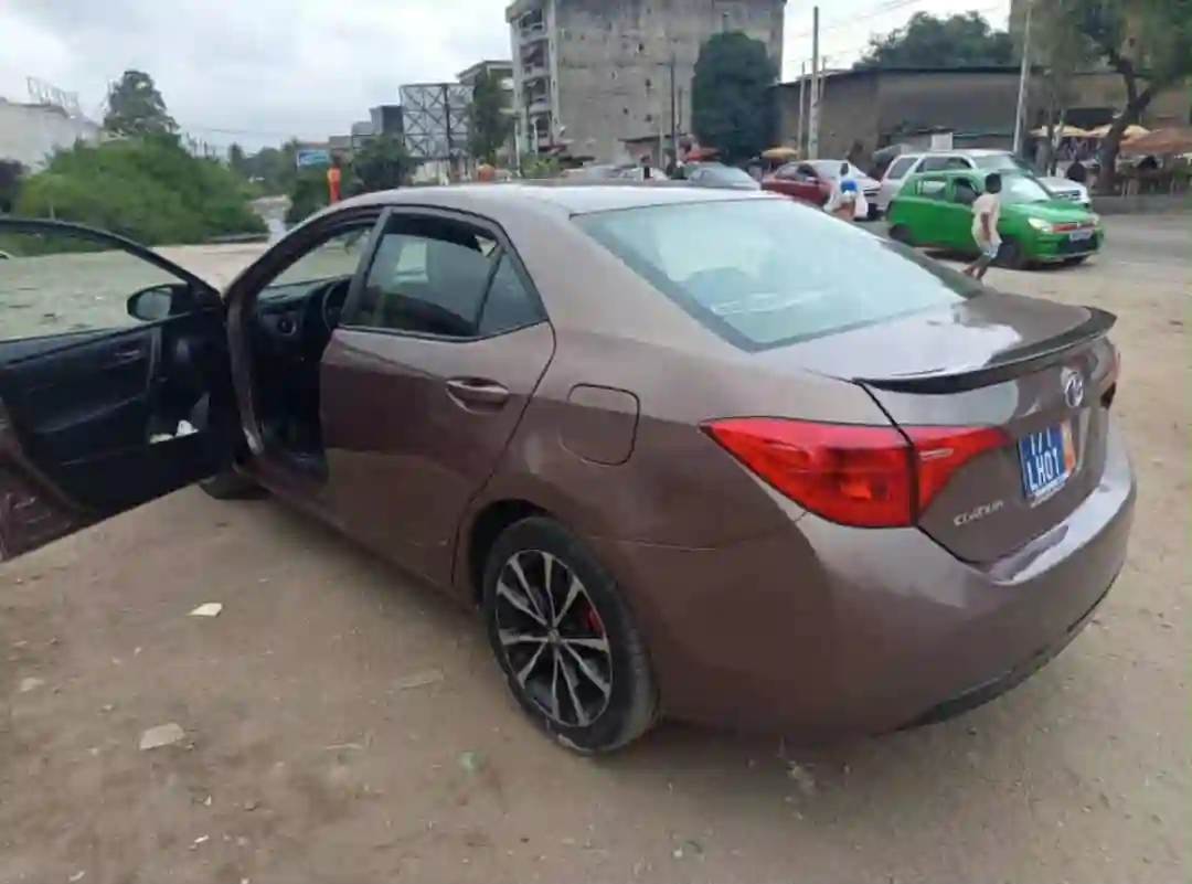 TOYOTA COROLLA EN VENTE  - Vue 2