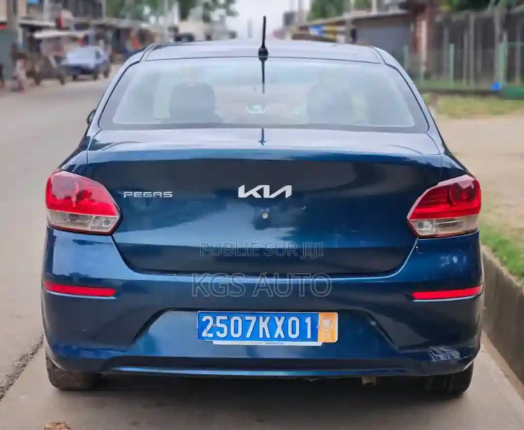 Kia Pegas 2021 Bleu - Vue 4