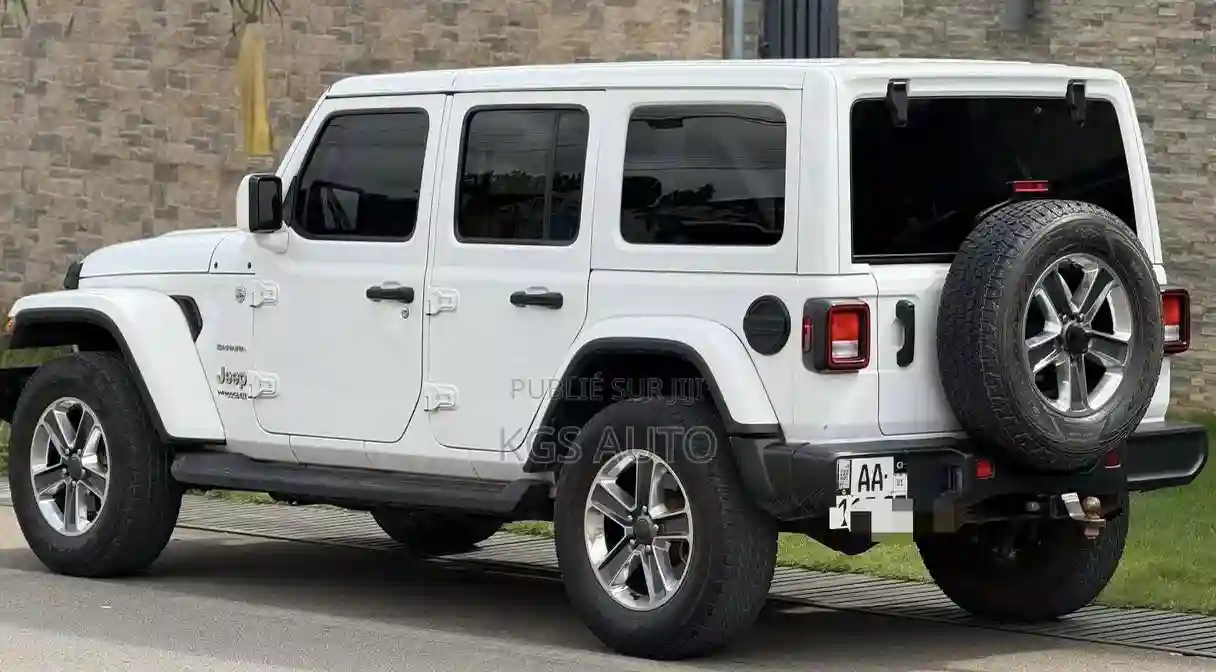 Jeep Wrangler Sahara 4 Door 4x4 2023 Blanc - Vue 3
