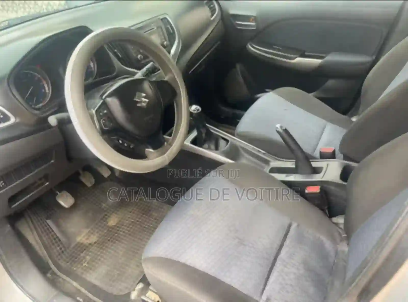 Suzuki Baleno 2023 Gris