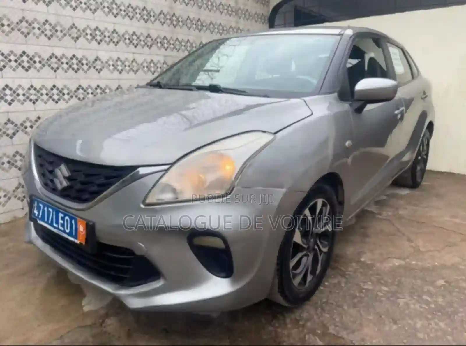 Suzuki Baleno 2023 Gris - Vue 4