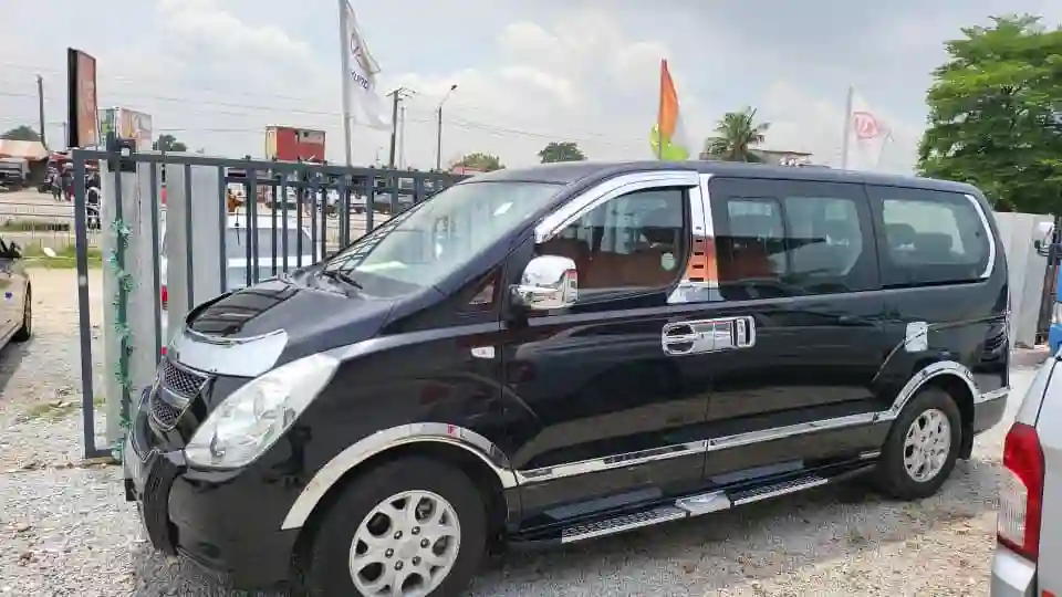 LOCATION DE HYUNDAI H1