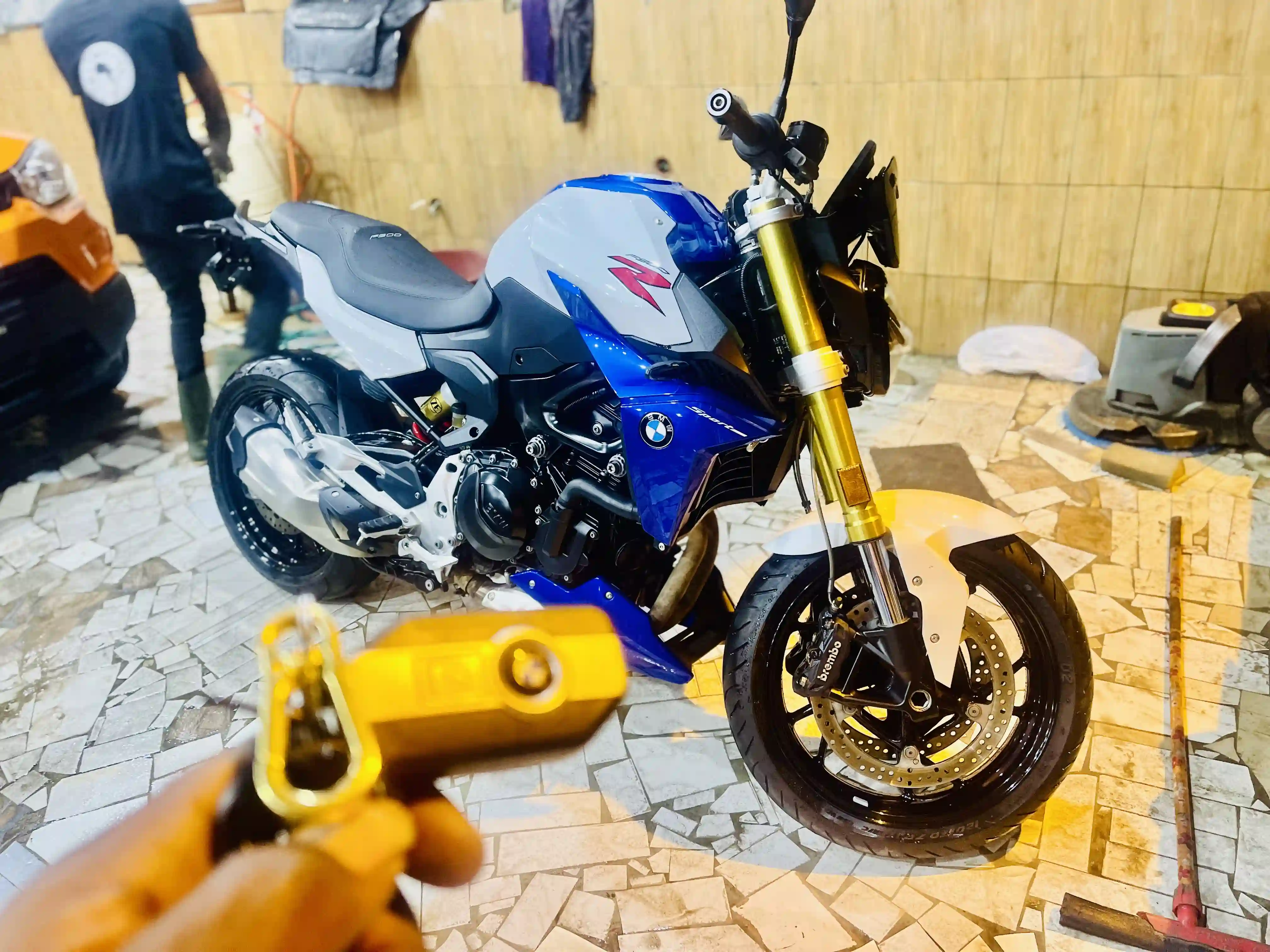 BMW F 900 R 2024 - Prix exceptionnel ! - Vue 3