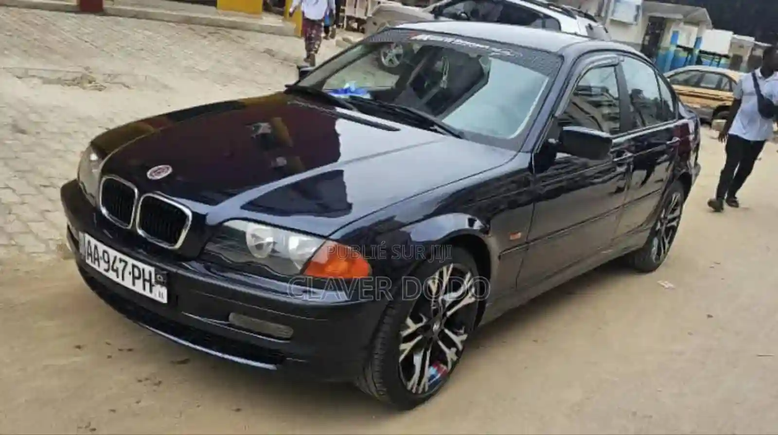 BMW 318i 2004 Noir - Vue 2