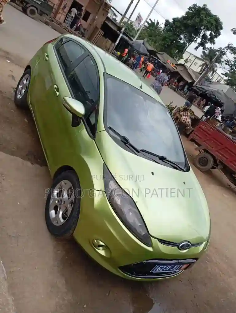 Ford Fiesta 2011 Vert - Vue 2
