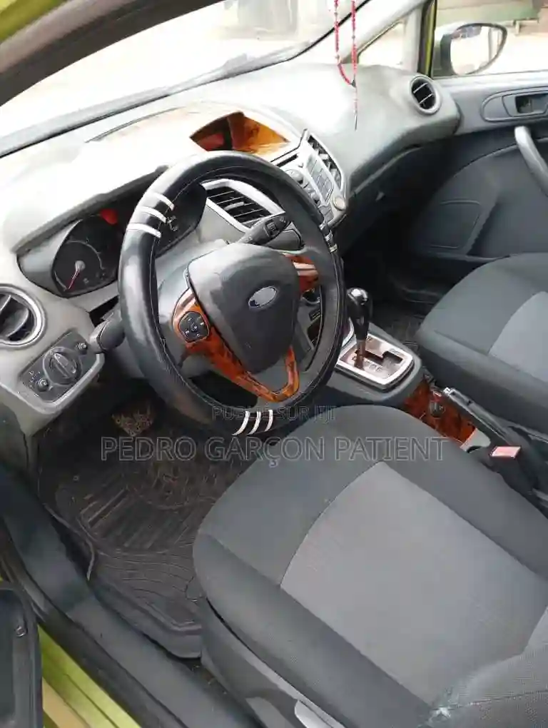 Ford Fiesta 2011 Vert - Vue 3