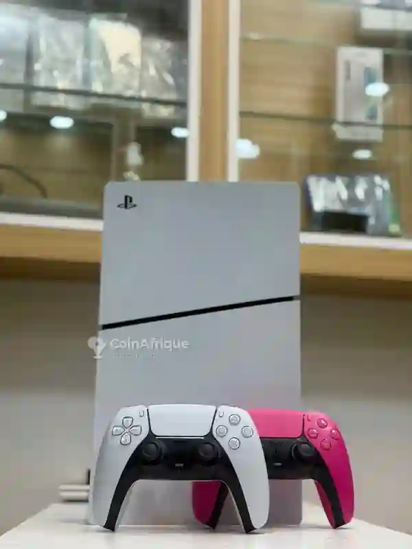 PS5 Slim 2 Manette et 4 Jeux