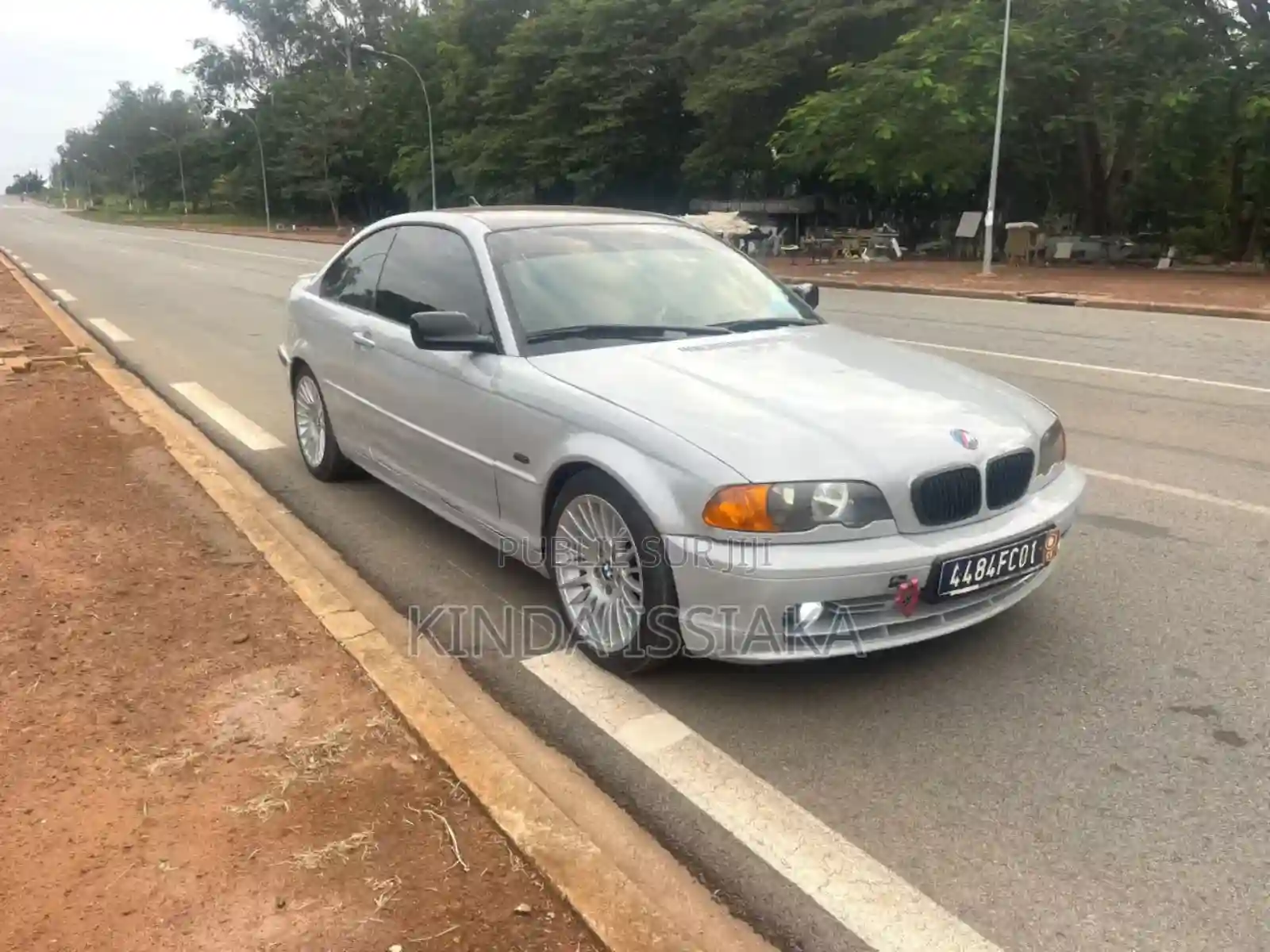 BMW 318i 2002 Gris - Vue 1