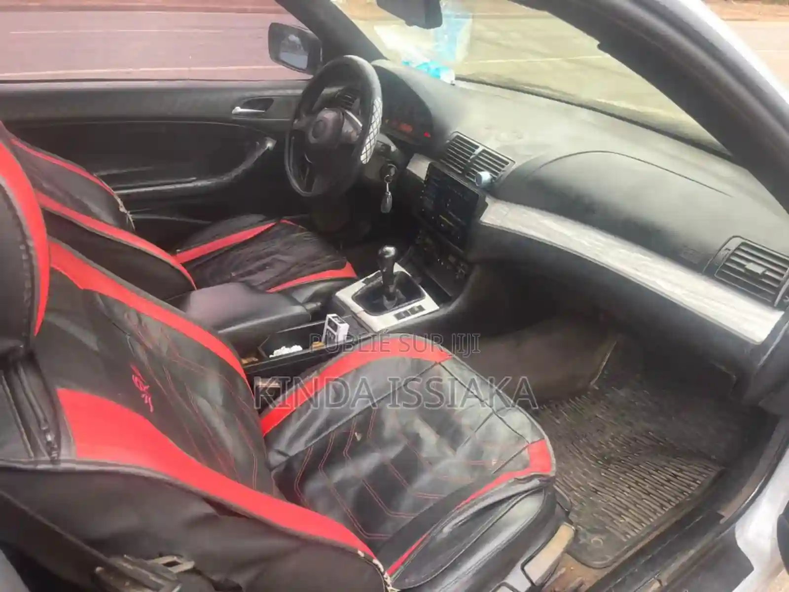 BMW 318i 2002 Gris - Vue 3