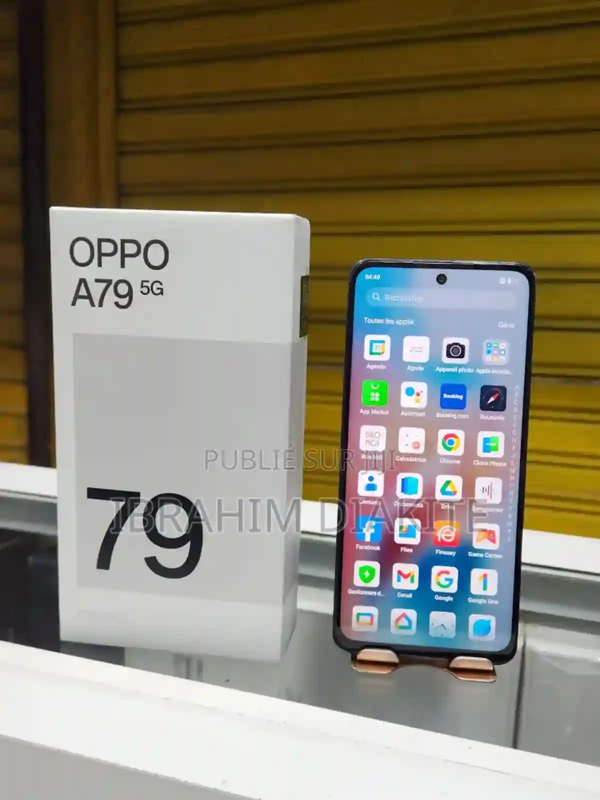 Oppo A79 5G 256 GB Black - Vue 1