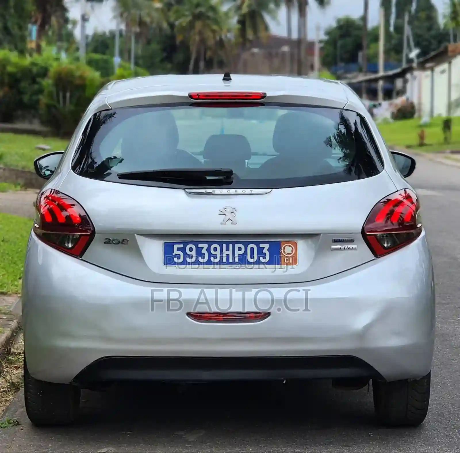 Peugeot 208 2017 Gris - Vue 2