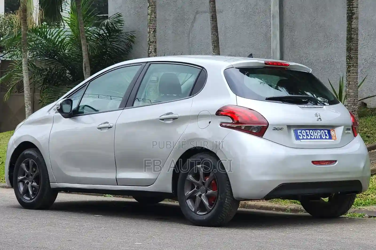 Peugeot 208 2017 Gris - Vue 4