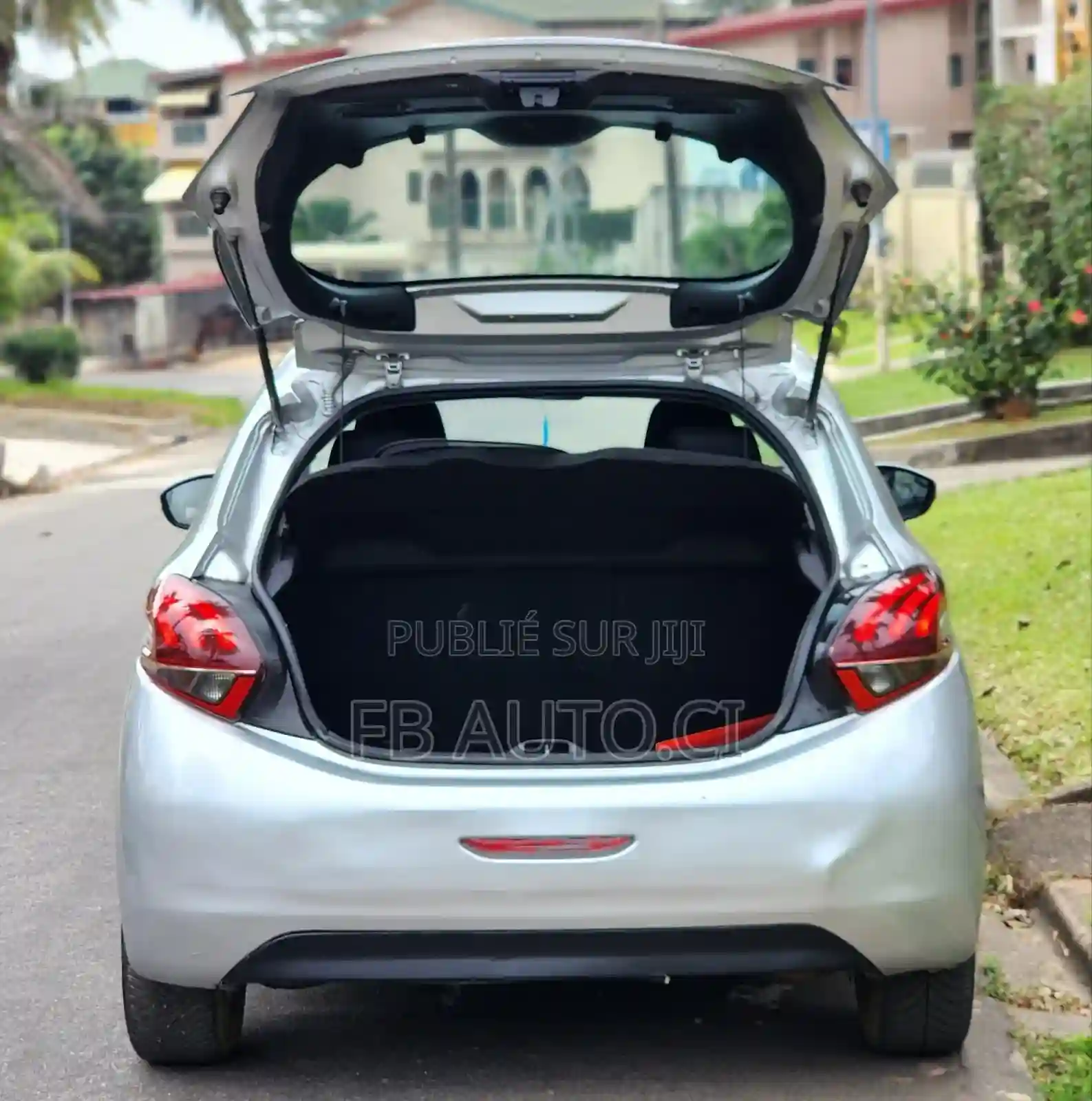 Peugeot 208 2017 Gris - Vue 7