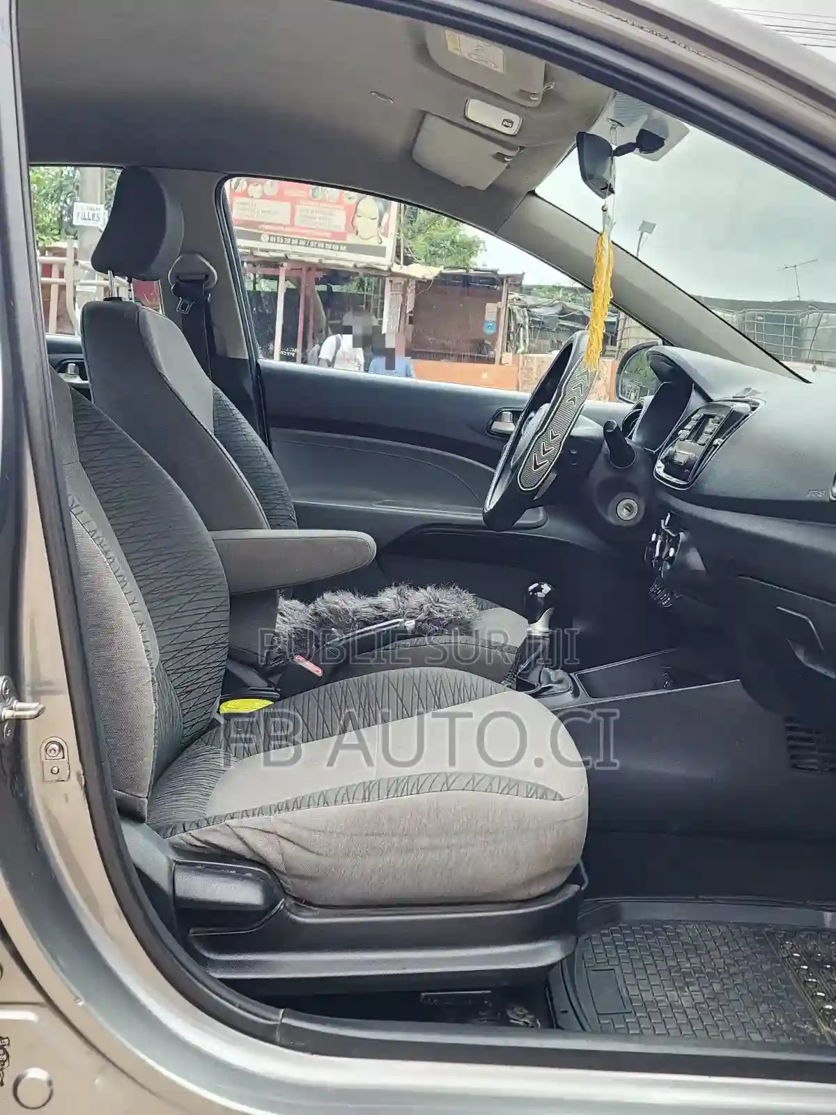 Kia Pegas 2022 Gris - Vue 2