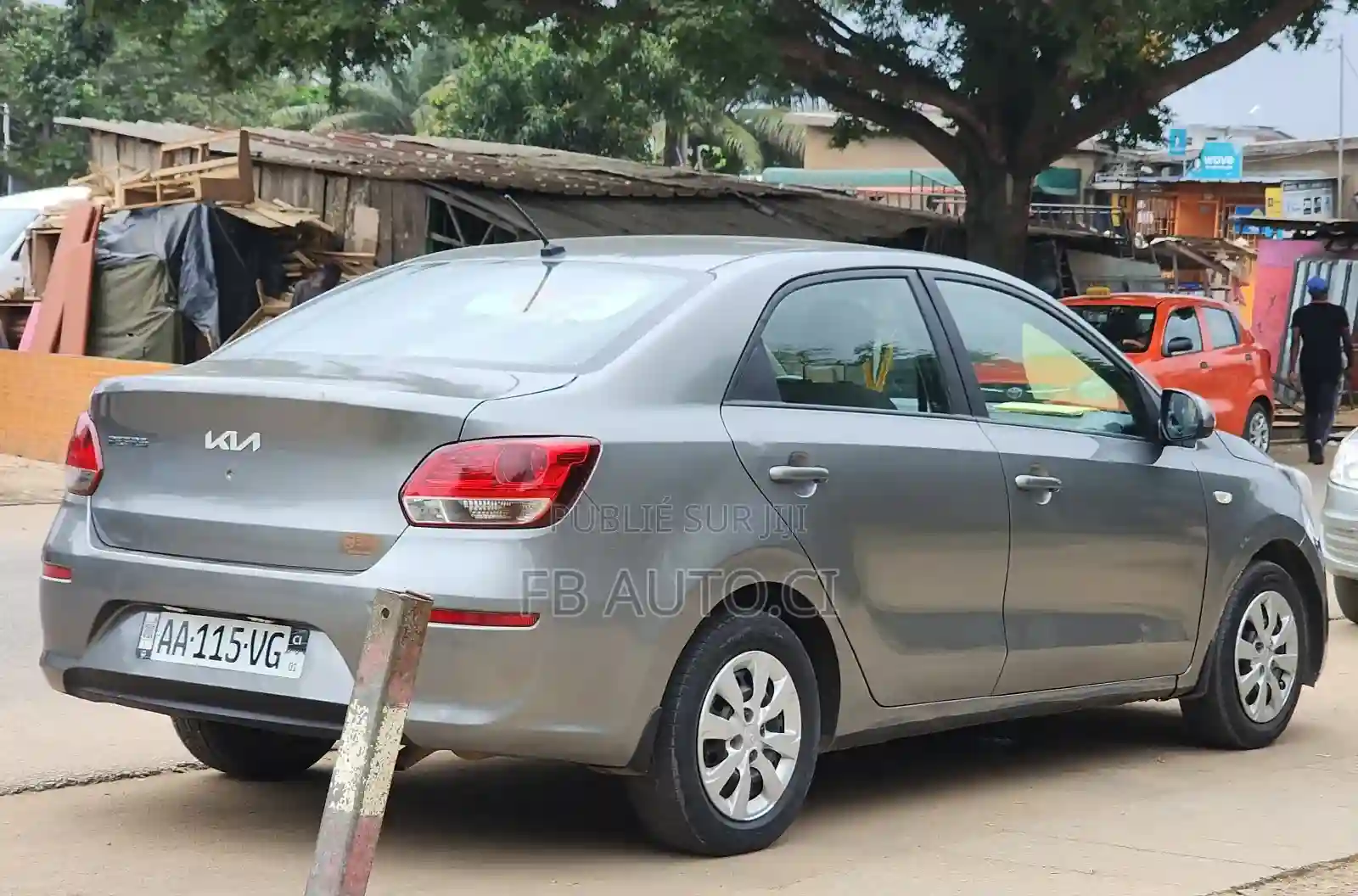 Kia Pegas 2022 Gris - Vue 6