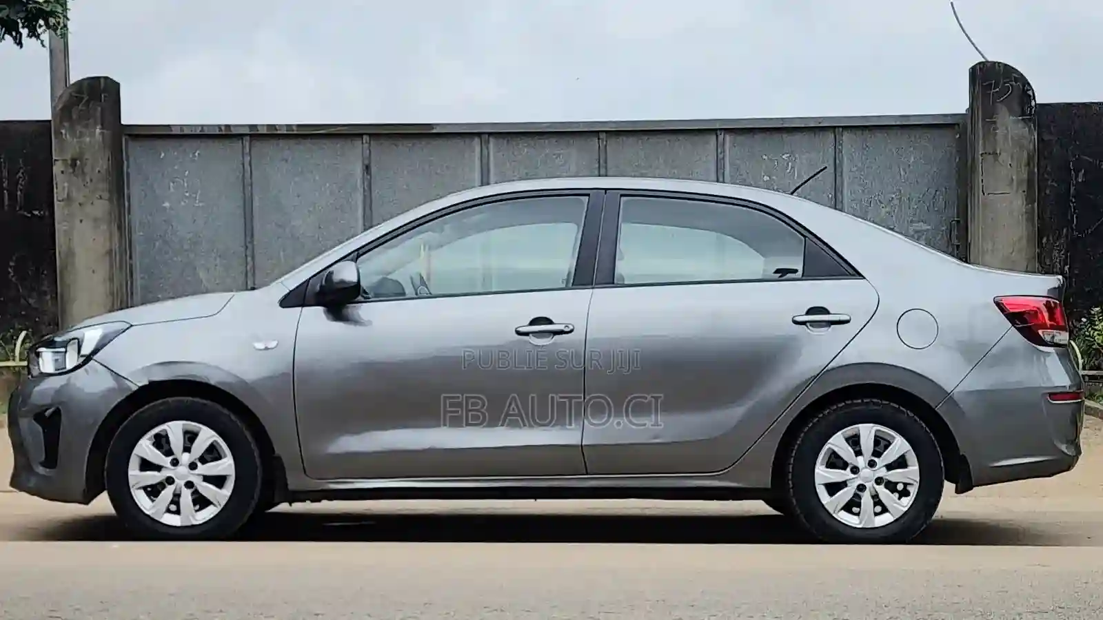 Kia Pegas 2022 Gris - Vue 7