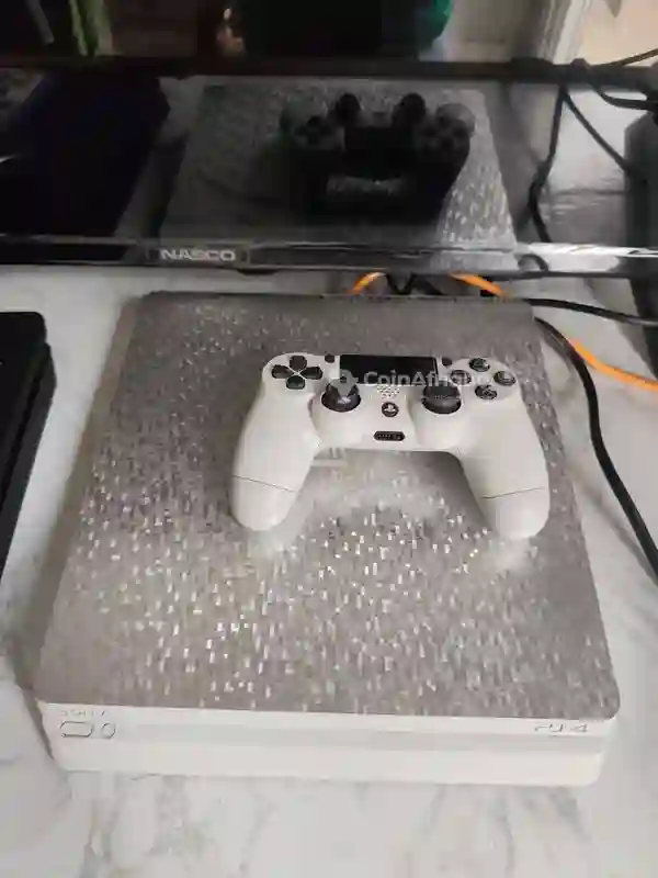 Playstation 4 Slim Cracké + 15 Jeux