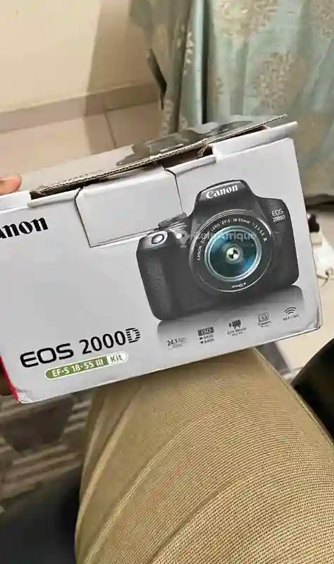 Caméra Canon eos 2000d - Vue 2