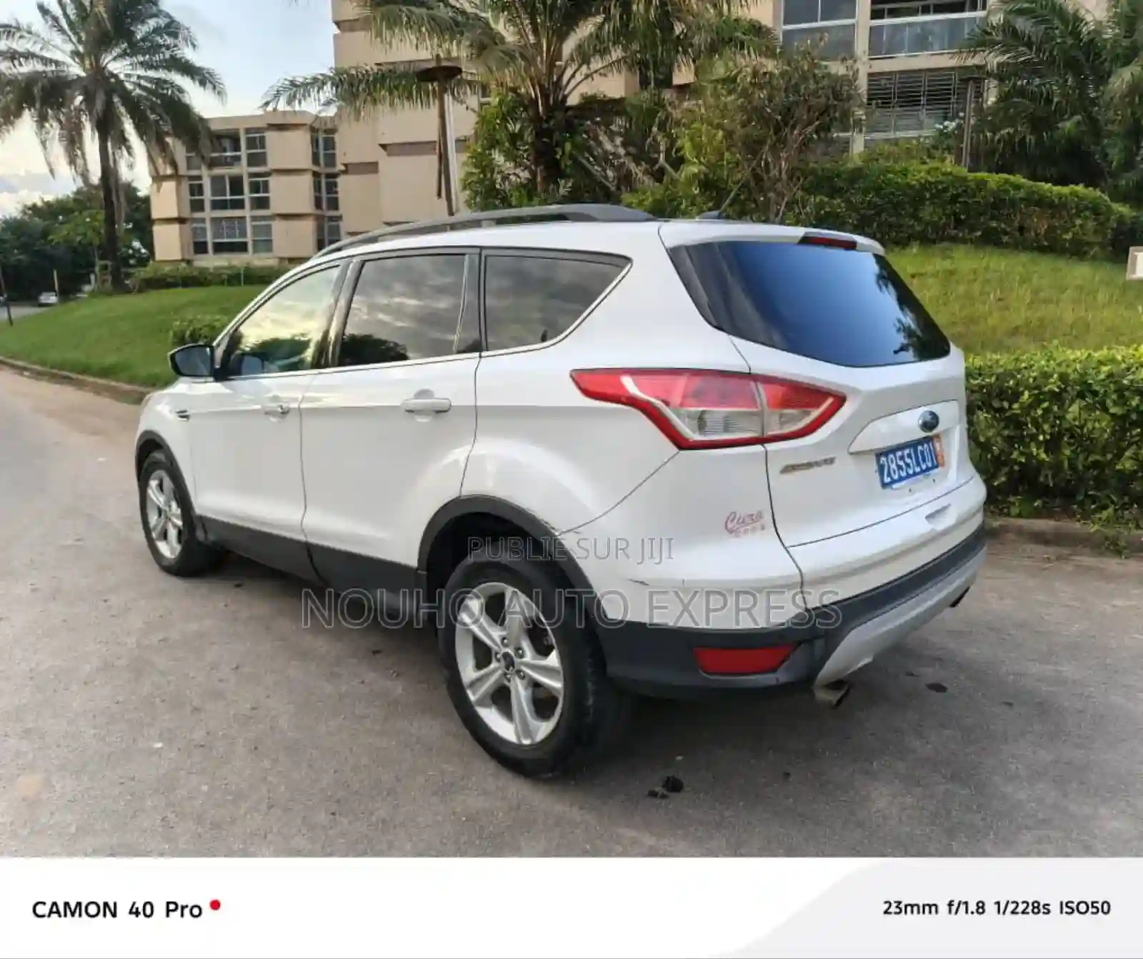 Ford Kuga 2015 Blanc - Vue 2