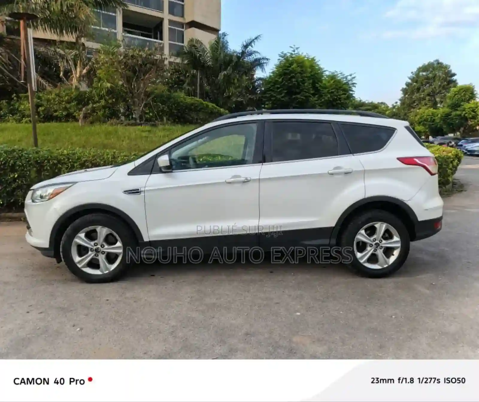 Ford Kuga 2015 Blanc - Vue 4