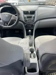 Hyundai Accent Limited 2018 Gris