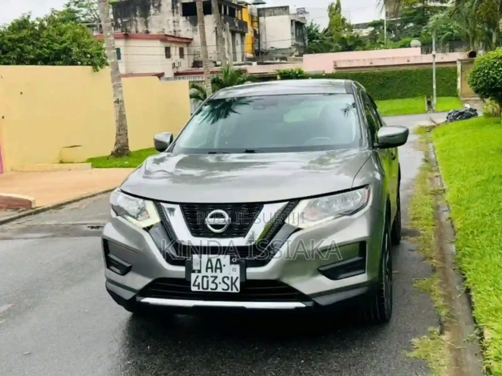 Nissan Rogue S FWD 2018 Gris - Vue 3