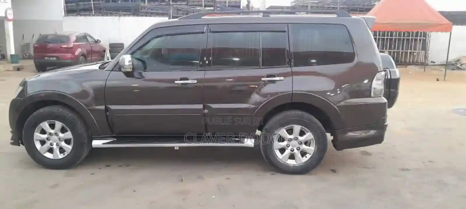 Mitsubishi Pajero 2019 Marron - Vue 3