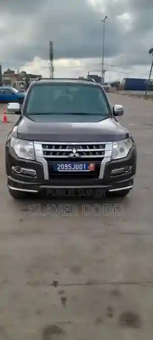 Mitsubishi Pajero 2019 Marron - Vue 4