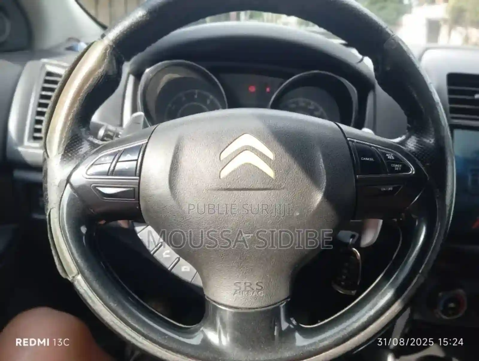 Citroen C4 2017 Gris - Vue 3