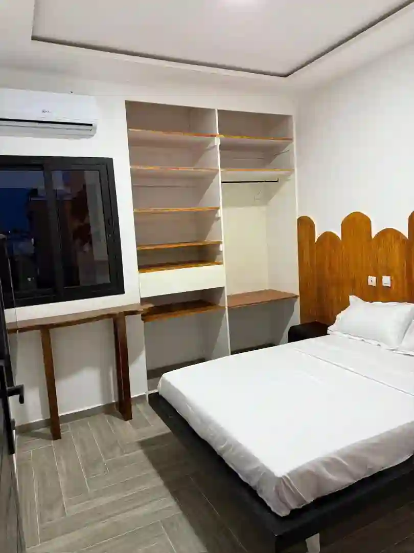  Appartement meublé de 3 pièces à Cocody Riviera Palmeraie