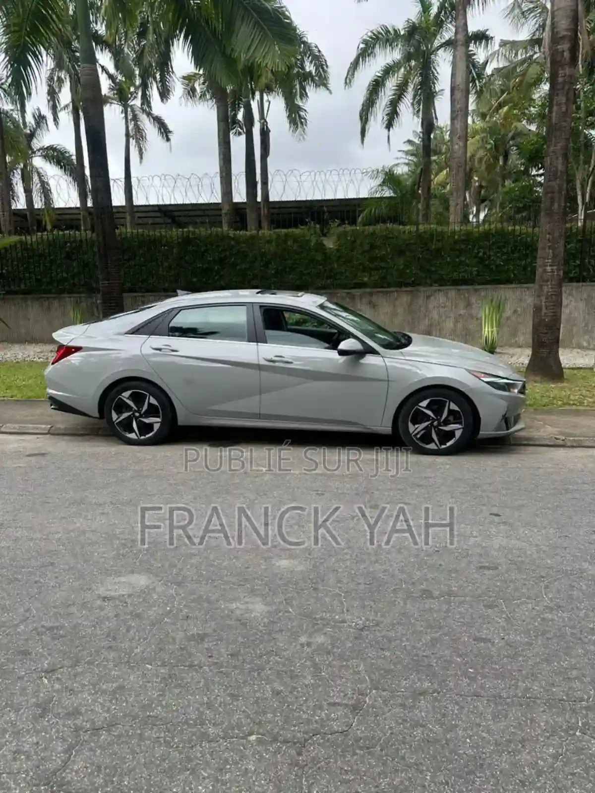 Hyundai Elantra 2021 Argenté - Vue 1