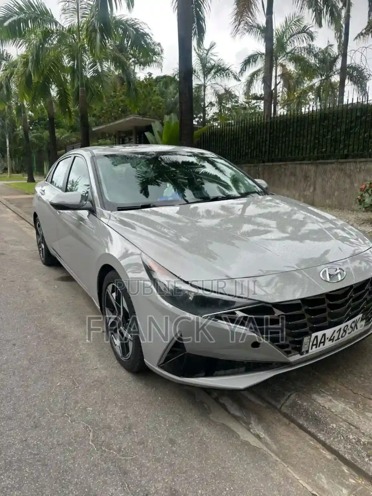 Hyundai Elantra 2021 Argenté - Vue 2