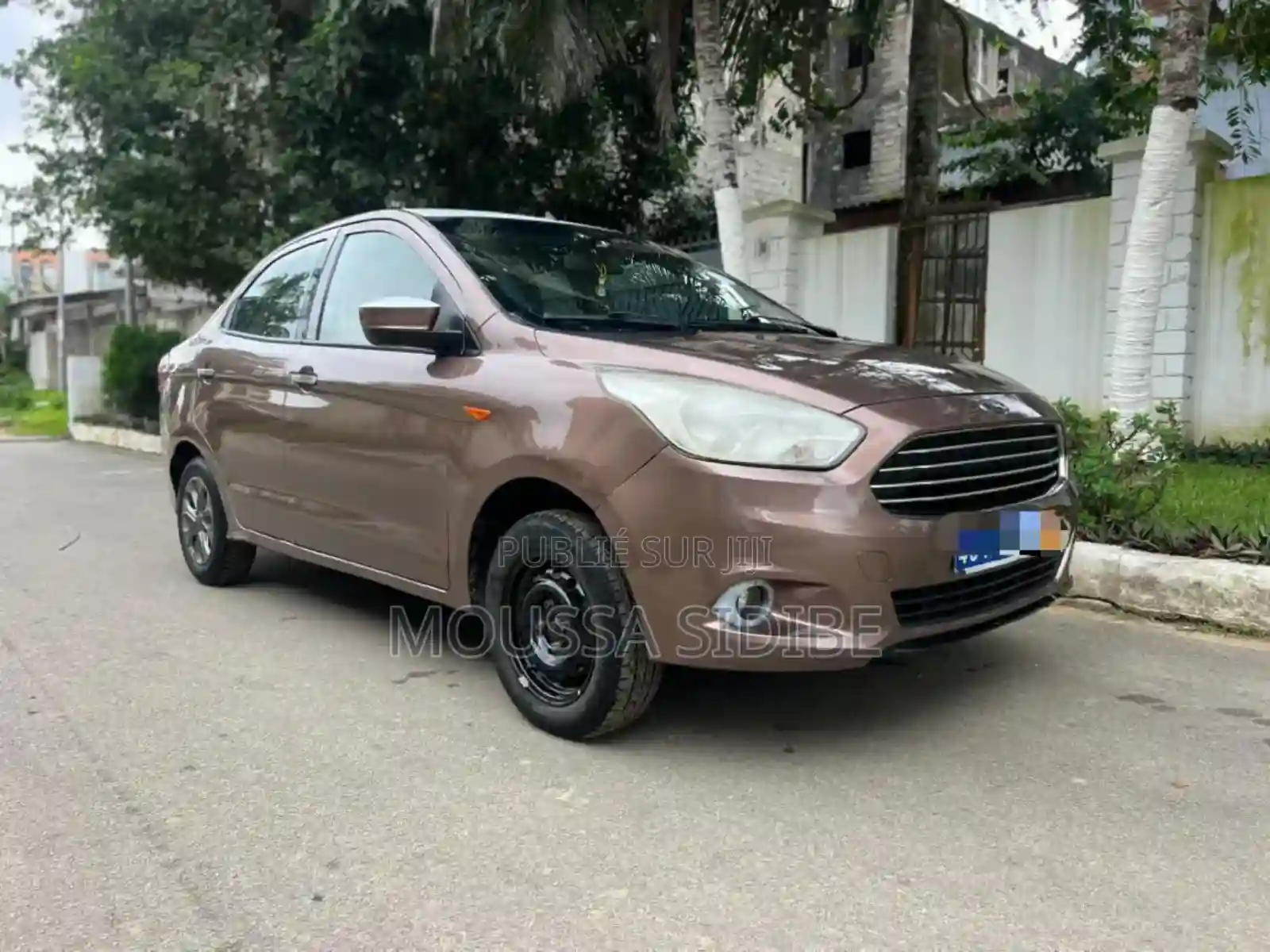 Ford Figo 2016 Marron - Vue 1