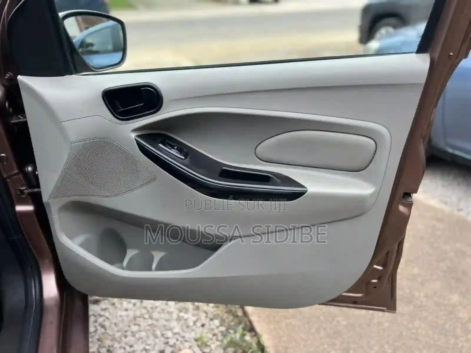 Ford Figo 2016 Marron - Vue 2