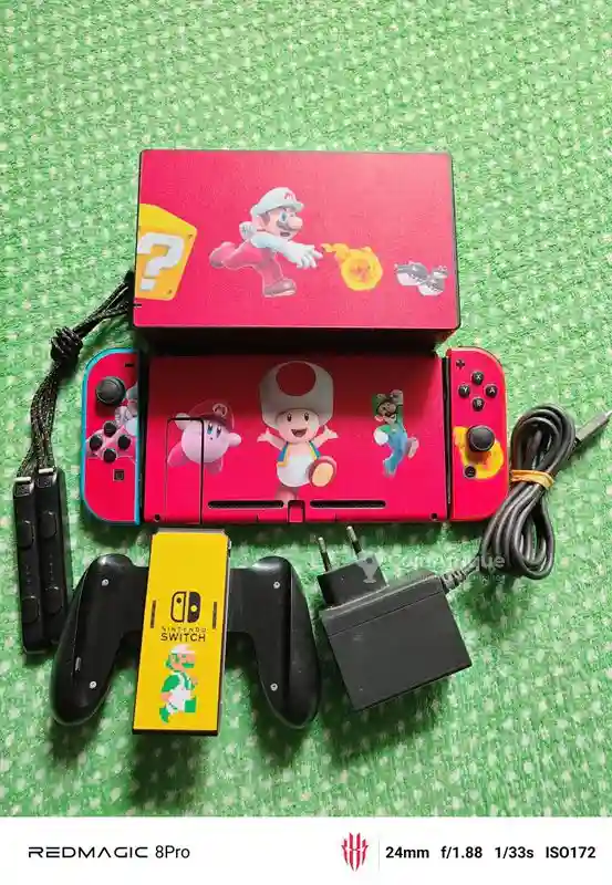 Nintendo Switch Cracker Avec Tout les Accessoires - Vue 2