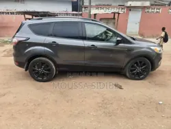 Ford Escape 2018 Gris