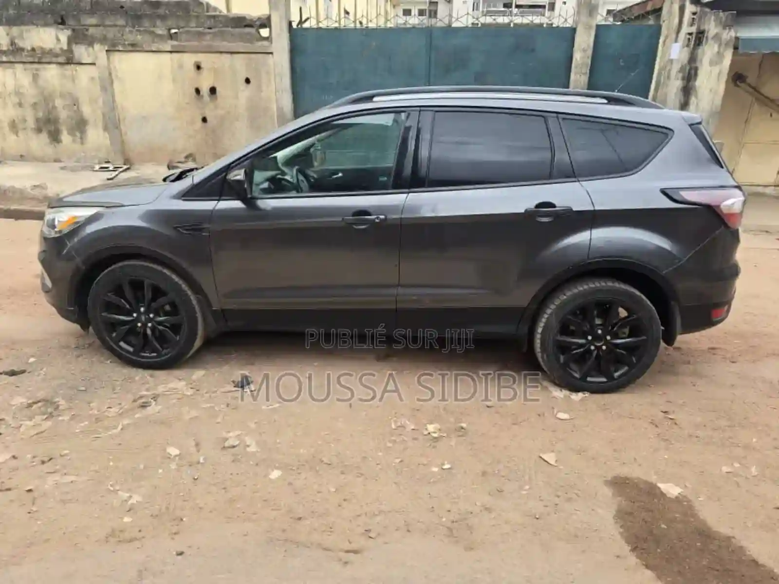 Ford Escape 2018 Gris - Vue 1