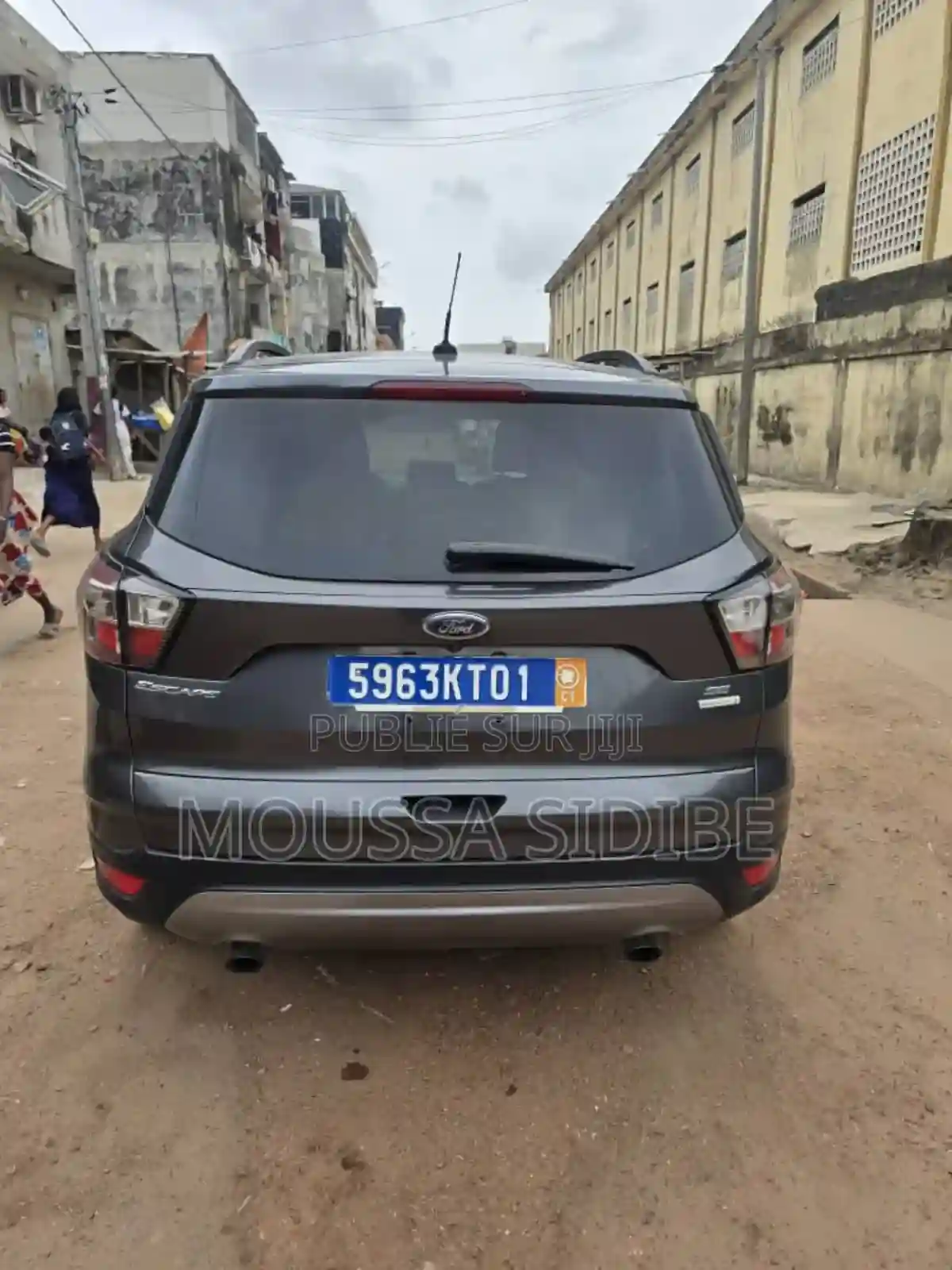 Ford Escape 2018 Gris - Vue 2