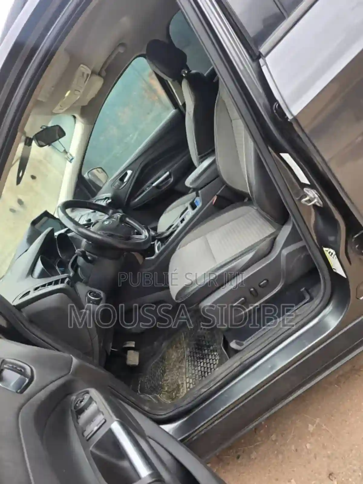 Ford Escape 2018 Gris - Vue 3