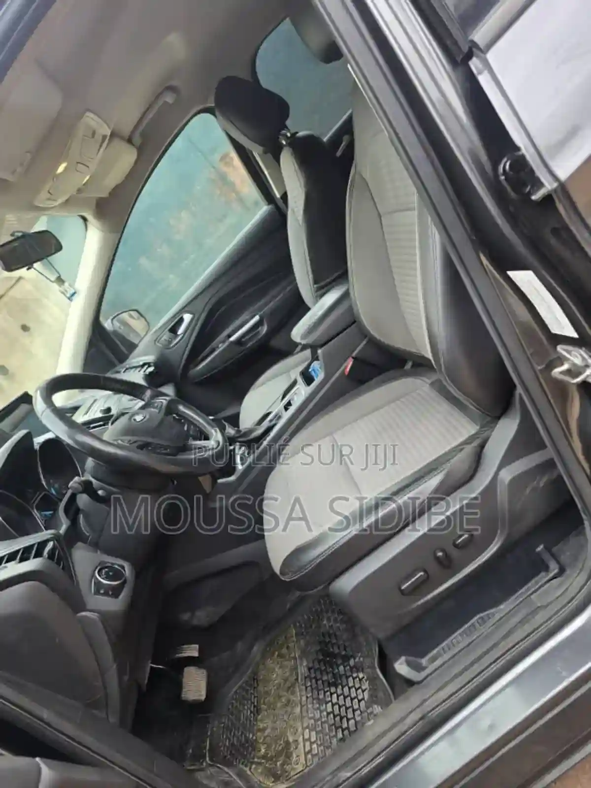 Ford Escape 2018 Gris - Vue 5