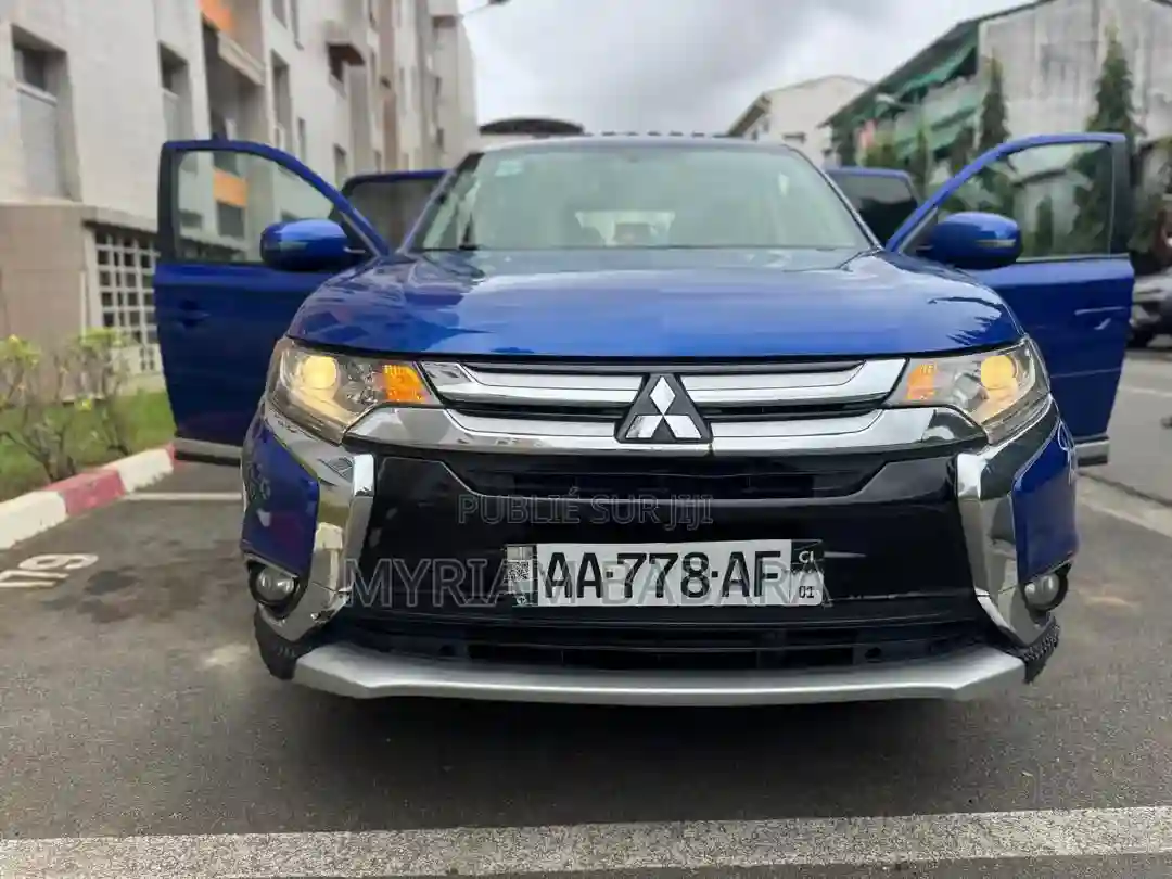 Mitsubishi Outlander 2018 Blue - Vue 5