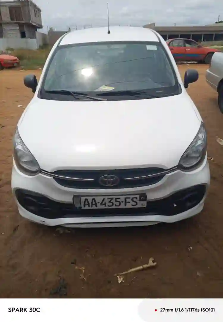 Toyota vitz en vente  - Vue 1