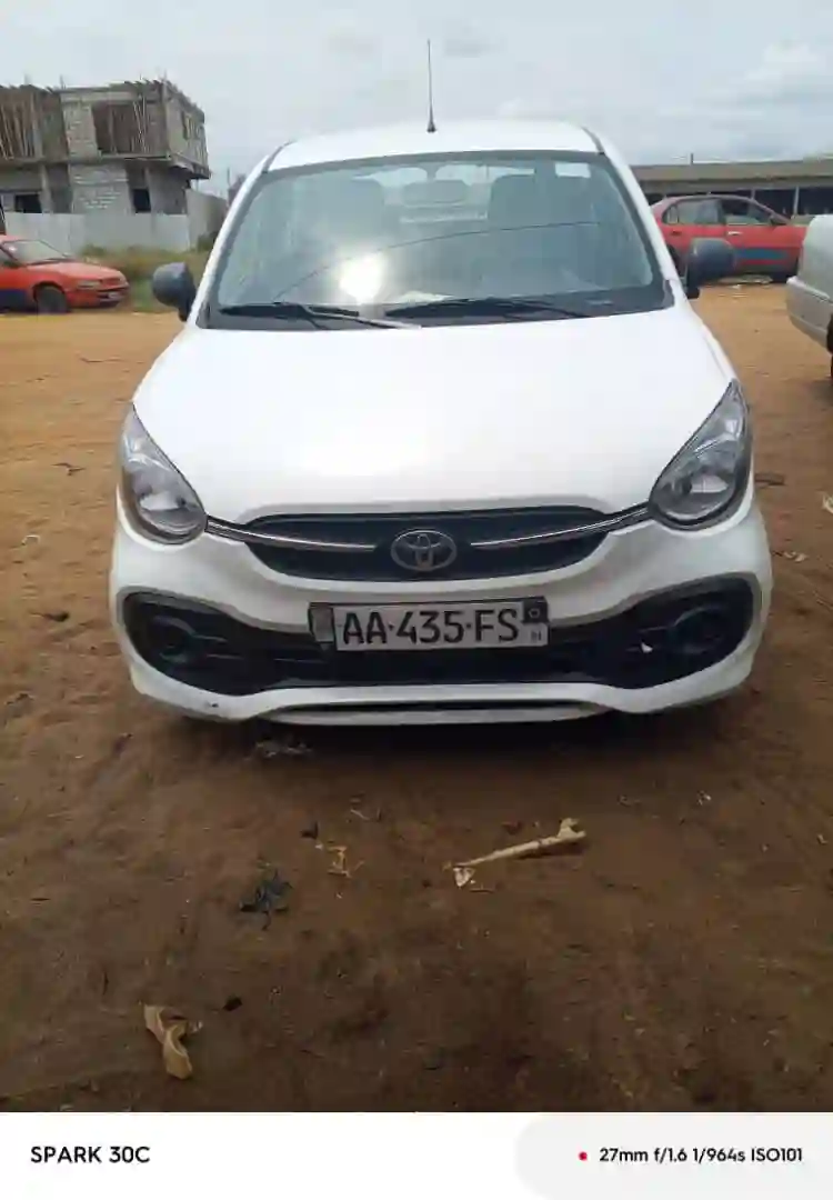 Toyota vitz en vente  - Vue 2