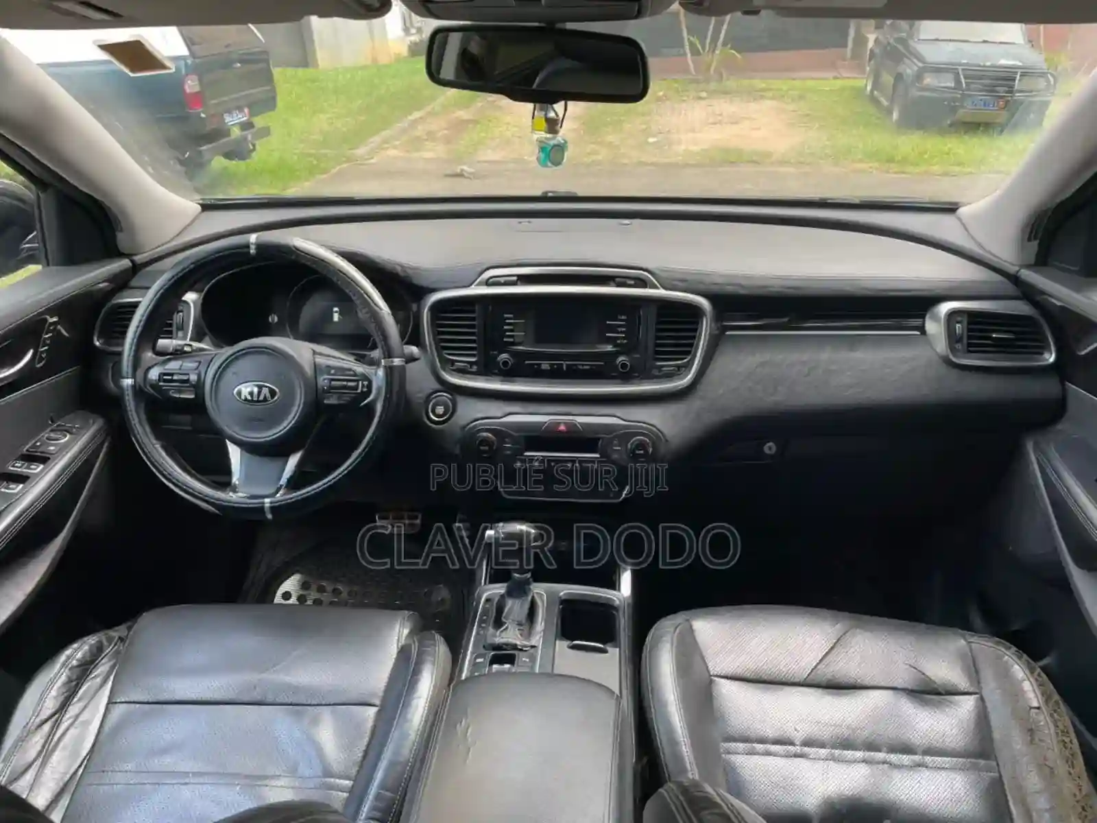 Kia Sorento 4dr SUV 2016 Black - Vue 1