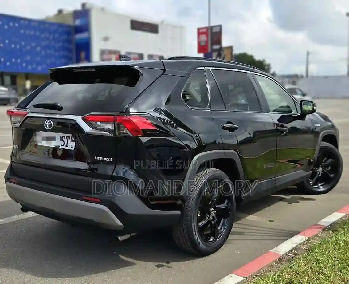 Toyota Rav4 XLE 2021 Noir - Vue 2